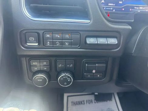 Used 2024 Chevrolet Tahoe Premier w/ Premium Package AWD/4WD image 22