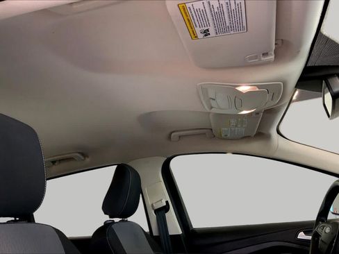 Used 2019 Ford Escape SE FWD image 14