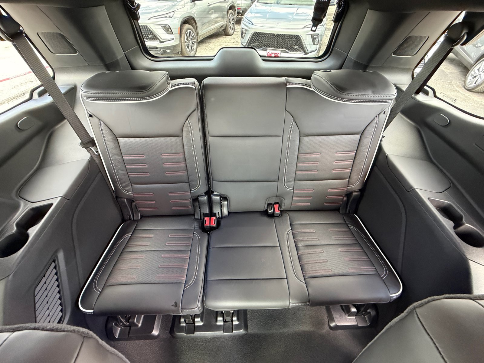 Used 2025 GMC Yukon AT4 Ultimate AWD/4WD image 18