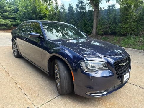 Used 2016 Chrysler 300 S w/ 300S Premium Group AWD/4WD image 7