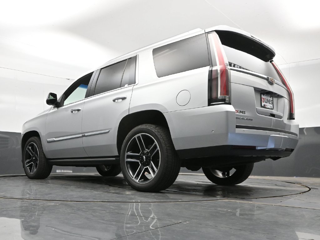 Used 2018 Cadillac Escalade Platinum AWD/4WD image 50