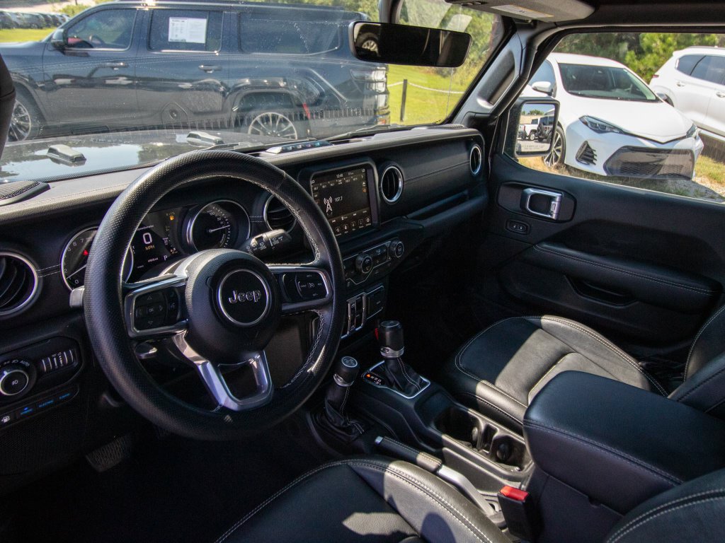 Used 2022 Jeep Wrangler Unlimited Sahara w/ Cold Weather Group AWD/4WD image 6