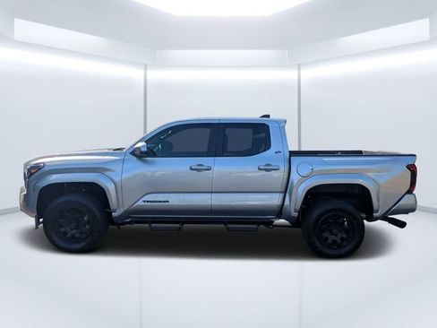 Used 2025 Toyota Tacoma SR5 RWD image 6