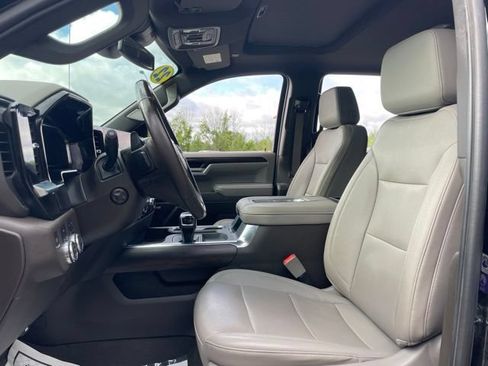 Used 2022 GMC Sierra 1500 SLT w/ SLT Convenience Package AWD/4WD image 11