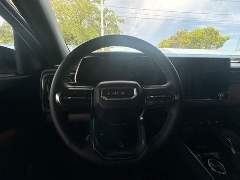 Used 2026 GMC Canyon AT4 w/ Technology Plus Package AWD/4WD image 15