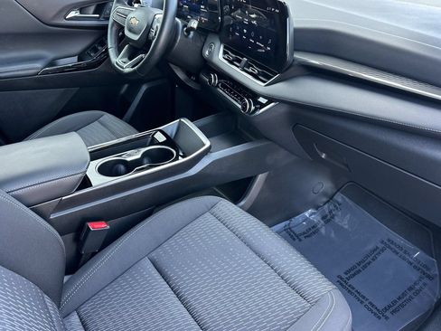 Used 2025 Chevrolet Equinox LT w/ Safety and Technology Package FWD image 20