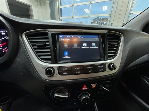 Used 2020 Hyundai Accent SEL image 16