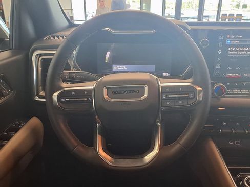 Certified 2025 GMC Canyon Denali AWD/4WD image 13