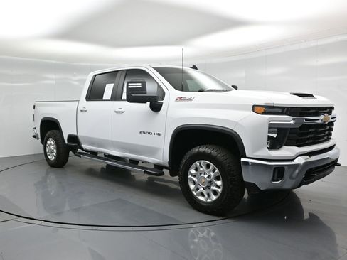 Used 2024 Chevrolet Silverado 2500 LT image 53