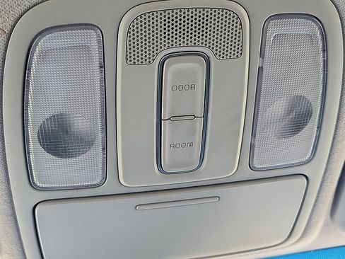 Used 2016 Kia Soul + image 17