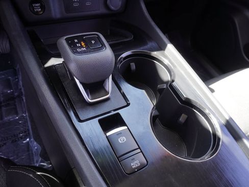 Certified 2025 Nissan Rogue SV FWD image 18