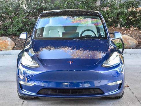 Used 2021 Tesla Model Y Performance image 2