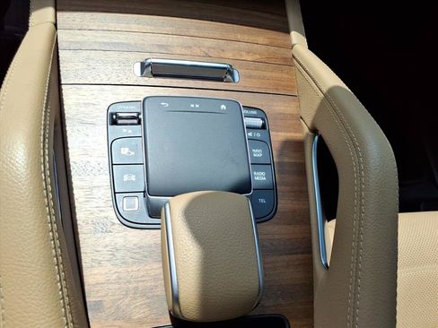 Certified 2025 Mercedes-Benz GLE 450e 4MATIC image 17