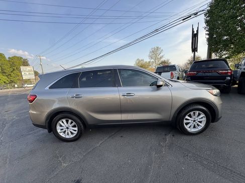 Used 2019 Kia Sorento L FWD image 7