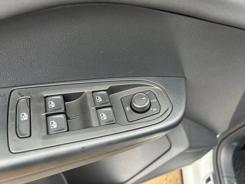 New 2026 Volkswagen Taos SE image 48