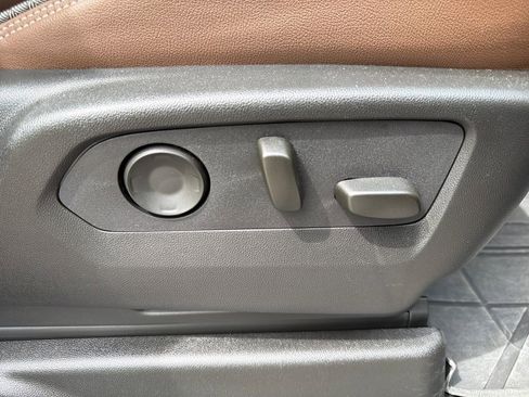 Used 2024 Chevrolet Tahoe High Country image 57