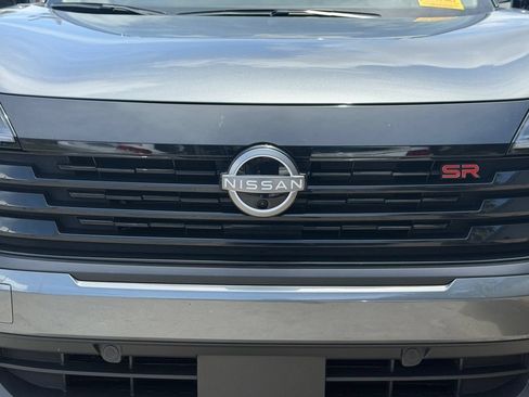 Used 2025 Nissan Kicks SR FWD image 12