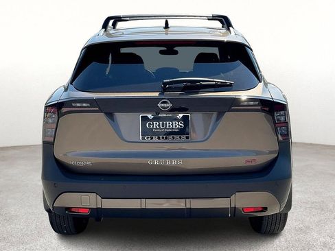 New 2026 Nissan Kicks SR image 8