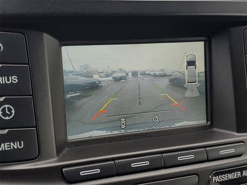 Used 2019 Ford Explorer XLT image 20