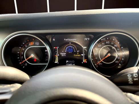Used 2021 Jeep Wrangler Unlimited Sport AWD/4WD image 19