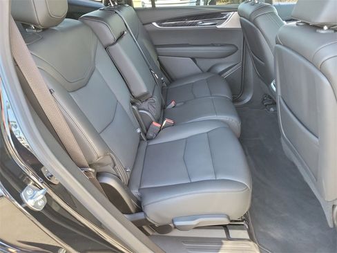 Used 2025 Cadillac XT6 Premium Luxury w/ Technology Package image 27