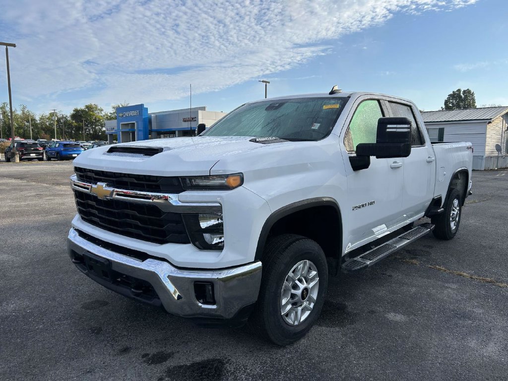 Used 2025 Chevrolet Silverado 2500 LT w/ Convenience Package AWD/4WD image 6