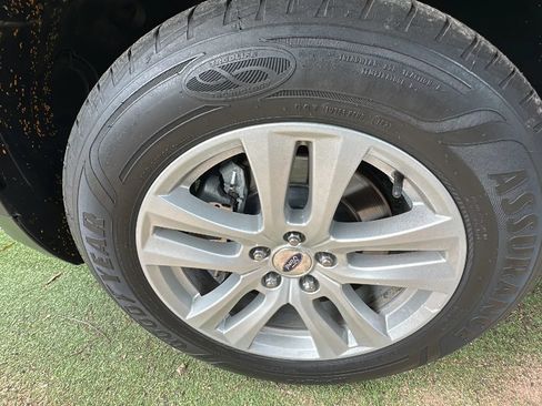 Used 2018 Ford Explorer XLT AWD/4WD image 30