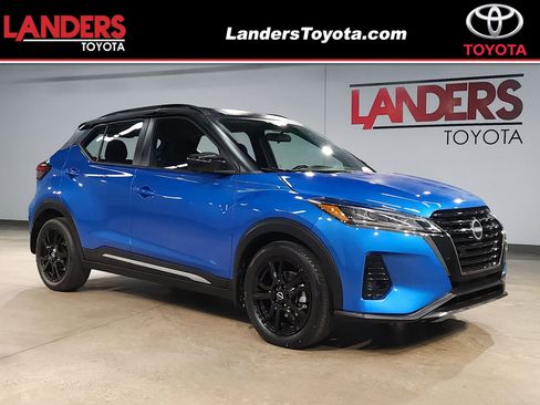 Used 2023 Nissan Kicks SR image 1