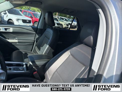 Used 2022 Ford Explorer Limited w/ Equipment Group 301A AWD/4WD image 13