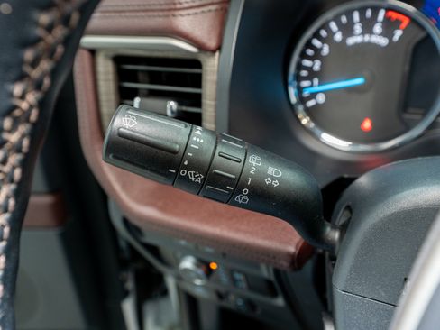 Used 2022 Ford Expedition Max Limited image 28