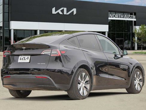 Used 2021 Tesla Model Y Long Range image 6