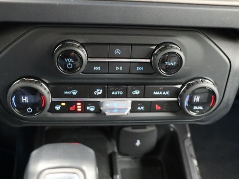 Used 2025 Ford Bronco Outer Banks image 23