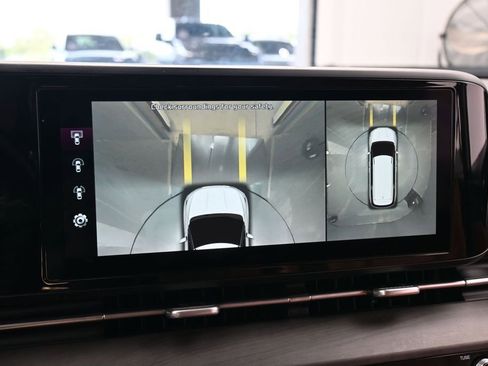 Used 2022 Kia Carnival SX FWD image 21