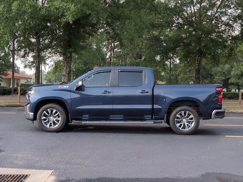 Used 2022 Chevrolet Silverado 1500 LT w/ Z71 Off-Road Package AWD/4WD image 2