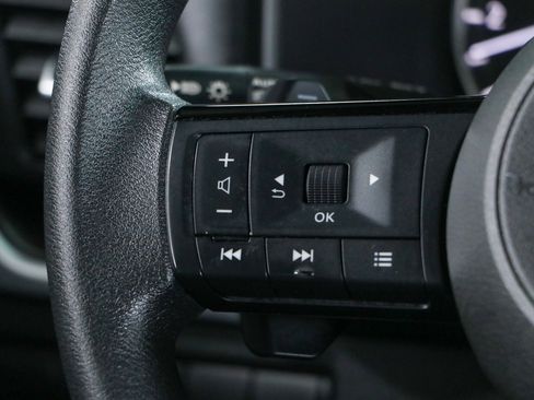Used 2023 Nissan Rogue SV AWD/4WD image 13