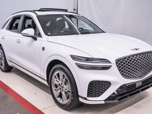 Certified 2025 Genesis GV70 3.5T Sport AWD/4WD image 5