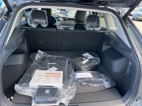 New 2026 Volkswagen Tiguan SE image 12