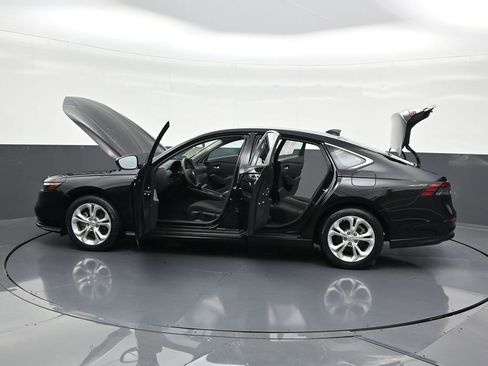 Used 2023 Honda Accord LX image 34