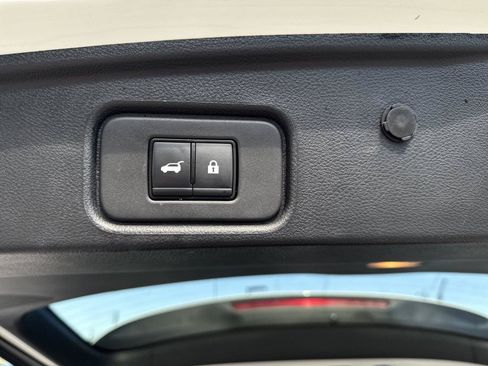 Used 2025 Nissan Pathfinder Rock Creek AWD/4WD image 29