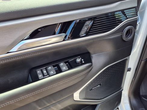 New 2026 Jeep Grand Wagoneer 4WD image 18