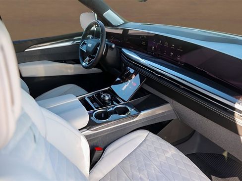 Certified 2025 Cadillac Escalade V w/ LPO, ONYX Package image 29