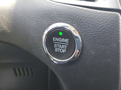 Used 2020 Ford Edge SE FWD image 22