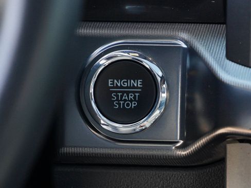 Used 2025 Ford F150 Lariat AWD/4WD image 40