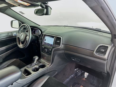 Used 2018 Jeep Grand Cherokee Altitude image 27