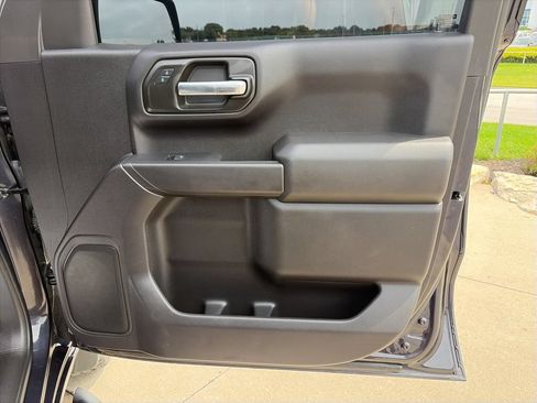 Used 2024 Chevrolet Silverado 1500 Custom Trail Boss w/ Dark Appearance Package AWD/4WD image 27