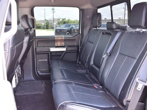 Used 2018 Ford F150 Lariat w/ Equipment Group 502A Luxury AWD/4WD image 9