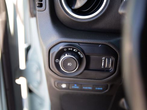 Used 2023 Jeep Wrangler Unlimited Sahara w/ Cold Weather Group AWD/4WD image 19