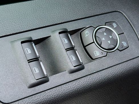 Used 2018 Ford F150 Platinum w/ Equipment Group 701A Luxury image 23