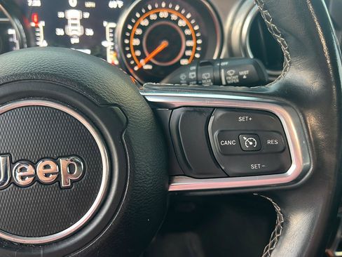 Used 2020 Jeep Wrangler Unlimited Sahara image 21