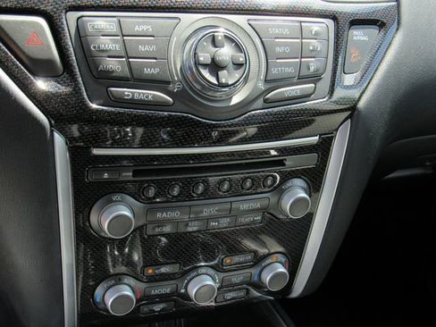 Used 2020 Nissan Pathfinder SL FWD image 29